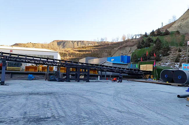 中譽(yù)鼎力DLHGC臥式旋回破碎機(jī)進(jìn)駐地下鐵礦項目 中譽(yù)鼎力DLHGC臥式旋回破碎機(jī)進(jìn)駐地下鐵礦項目