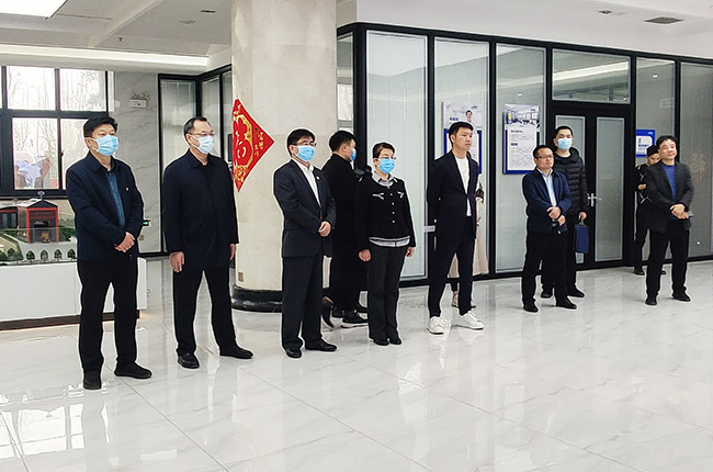 張董介紹循環(huán)建材產(chǎn)業(yè)園項目建設(shè)背景及應(yīng)用實踐