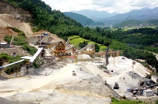 云南客戶砂石骨料生產(chǎn)線現(xiàn)場圖片 云南客戶砂石骨料生產(chǎn)線現(xiàn)場圖片