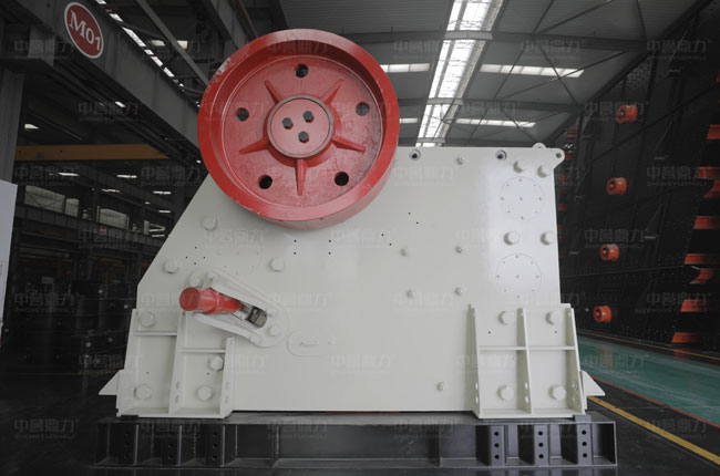 鄂破式破碎機(jī)間隙調(diào)整結(jié)構(gòu)圖