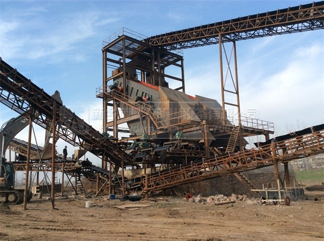 安徽池州青陽縣鼎力為其承建環(huán)保的砂石生產(chǎn)線現(xiàn)場