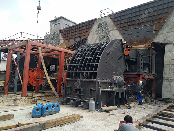 錘式反擊破碎機(jī)