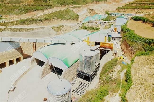 生產(chǎn)線上的中轉(zhuǎn)料倉