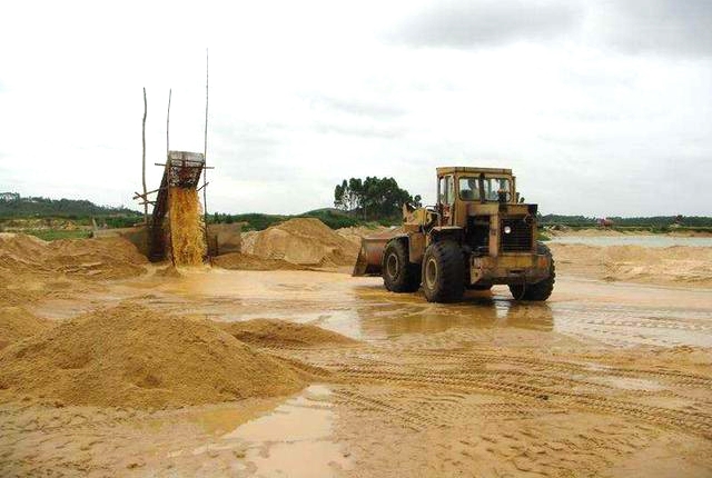 河砂開采現(xiàn)場