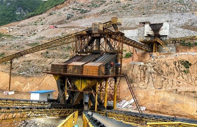 生產(chǎn)線(xiàn)上配置的設(shè)備