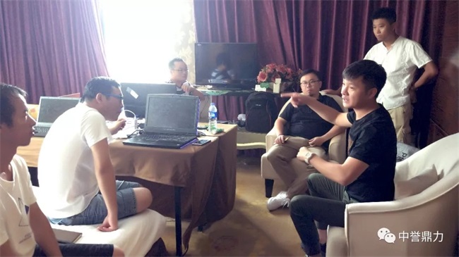 董事長(zhǎng)指導(dǎo)工作