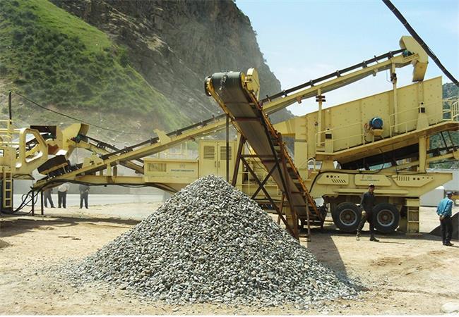 移動碎石機現(xiàn)場