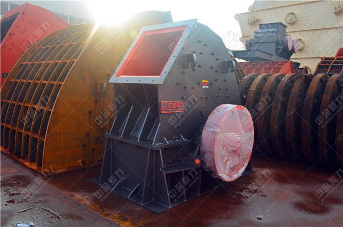 錘式破碎機(jī)進(jìn)料口