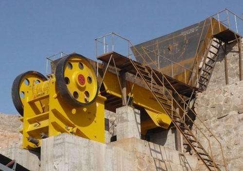 鄂破在工作現(xiàn)場