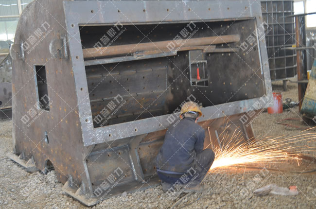 錘式碎石機(jī)生產(chǎn)現(xiàn)場(chǎng)