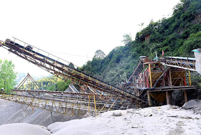 時(shí)產(chǎn)300噸石料生產(chǎn)線設(shè)備