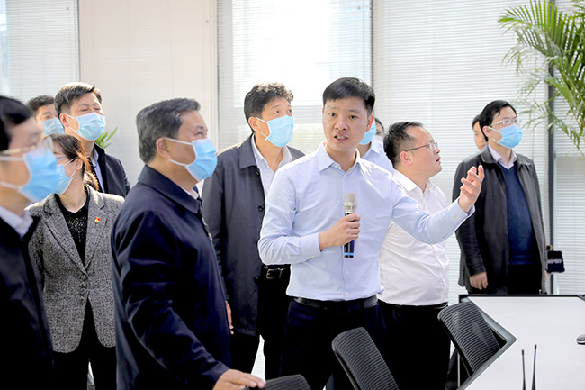 張治民董事長(zhǎng)介紹中譽(yù)鼎力礦山管理云數(shù)據(jù)