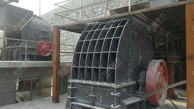 時(shí)產(chǎn)200噸碎石機(jī)