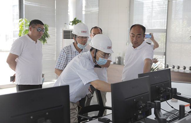 了解藍天環(huán)保智慧廠區(qū)生產(chǎn)線中控系統(tǒng)操作情況