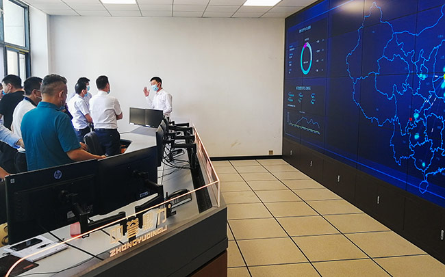 湖北省赤壁市導(dǎo)參觀中譽(yù)鼎力礦山管理云數(shù)據(jù)