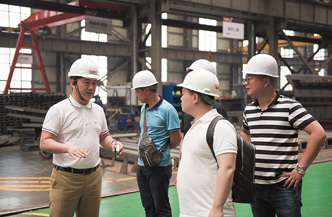 參觀中譽(yù)鼎力智能化一體生產(chǎn)車間