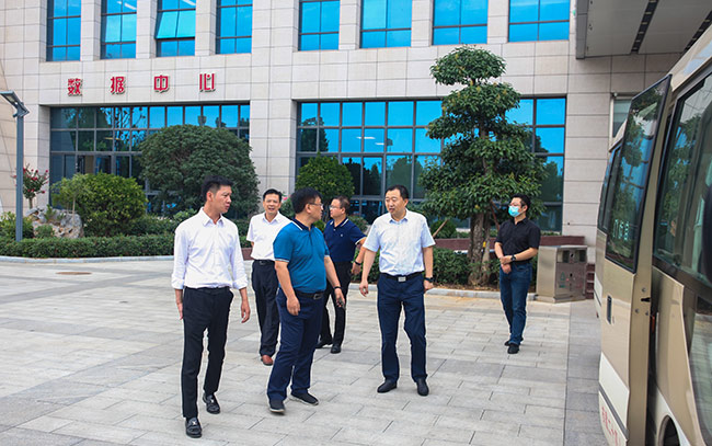 焦作市副秘書長侯志強一行蒞臨中譽鼎力考察調研